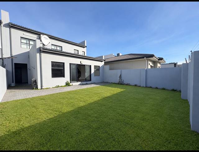 3 BEDROOM HOUSE FOR SALE IN SANDOWN